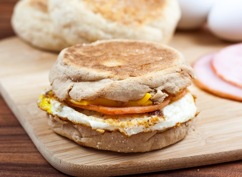 Egg sandwich with ham