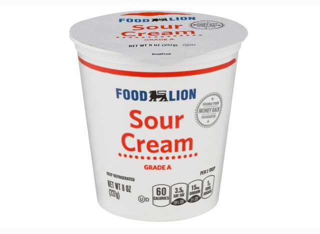 container of Food Lion Original Sour Cream on a white background